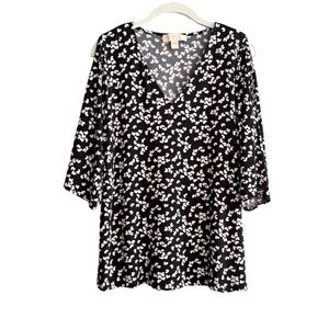Michael Kors V-neck Blouse Split Sleeve Printed Black White Sleeve Size M